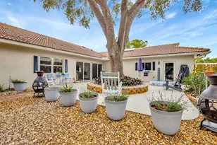 7598 W Country Club Blvd, Boca Raton, FL 33487 - Photo 11