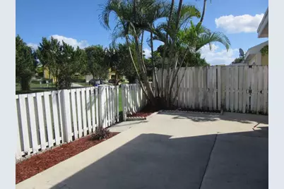 1654 Royal Forest Court, West Palm Beach, FL 33406 - Photo 3