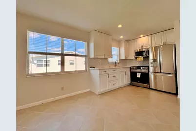152 Chatham G, West Palm Beach, FL 33417 - Photo 1