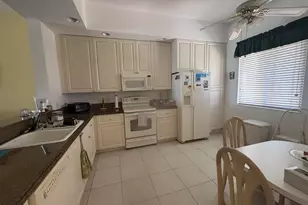 15 Harbour Isle Dr W Unit #Ph 5, Fort Pierce, FL 34949 - Photo 3