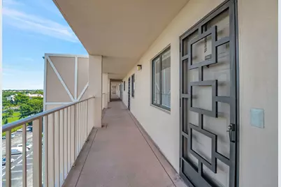 6866 Huntington Lane, Unit #806, Delray Beach, FL 33446 - Photo 17