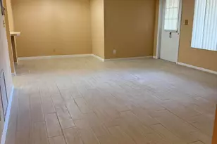 320 Knotty Pine Cir, Greenacres, FL 33463 - Photo 5