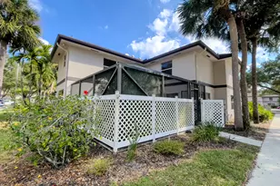 27 Clinton Ct, Royal Palm Beach, FL 33411 - Photo 3