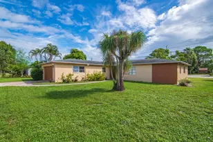 4526 43rd Ct, Vero Beach, FL 32967 - Photo 5
