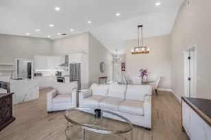 1095 Roble Way, Palm Beach Gardens, FL 33410 - Photo 3