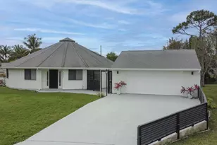 6300 SE Phillips Bend Ave, Stuart, FL 34997 - Photo 3