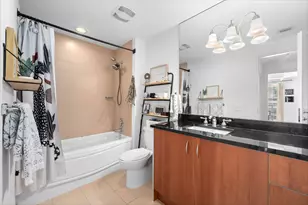 300 S Biscayne Blvd, Miami, FL 33131 - Photo 13