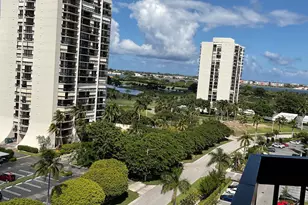 2425 Presidential Way, West Palm Beach, FL 33401 - Photo 53