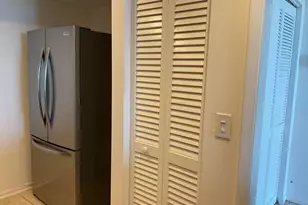 2425 Presidential Way, West Palm Beach, FL 33401 - Photo 9