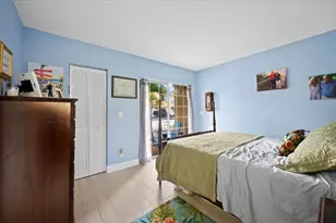 1015 Lake Shore Dr, Lake Park, FL 33403 - Photo 9