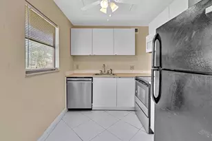 365 Flanders Unit, Delray Beach, FL 33484 - Photo 3