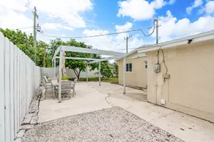201 NE 28th Ct, Boynton Beach, FL 33435 - Photo 43