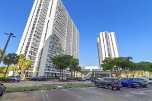 20515 E Country Club Dr, Aventura, FL 33180 - Photo 35