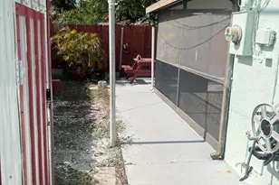 820 W Lakewood Rd, West Palm Beach, FL 33405 - Photo 19