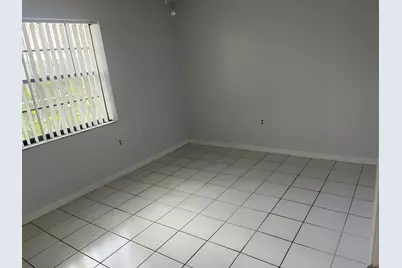 820 W Lakewood Road, West Palm Beach, FL 33405 - Photo 7