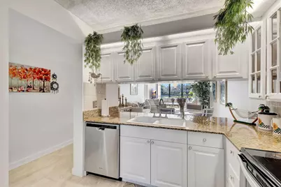 3630 Whitehall Drive, Unit #105, West Palm Beach, FL 33401 - Photo 7