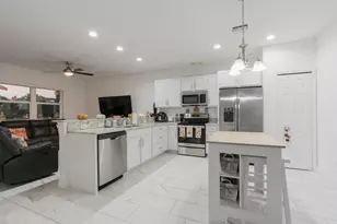 696 NE Waters Edge Ln, Port Saint Lucie, FL 34983 - Photo 21