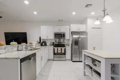 696 NE Waters Edge Lane, Port Saint Lucie, FL 34983 - Photo 9