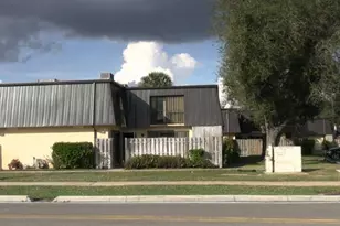 2464 Waterside Dr, Lake Worth, FL 33461 - Photo 3