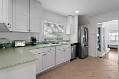 250 Foresteria Drive, Lake Park, FL 33403 - Photo 13