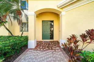 114 Palm Point Cir, Palm Beach Gardens, FL 33418 - Photo 5