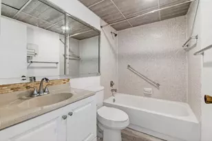 180 Flanders D, Delray Beach, FL 33484 - Photo 27