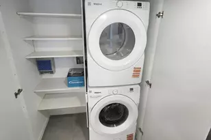 520 Brickell Key Dr Unit, Miami, FL 33131 - Photo 13