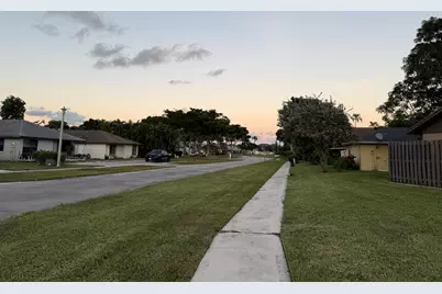 1389 Pines Lane, West Palm Beach, FL 33415 - Photo 23