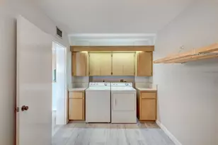 2561 Village Blvd, West Palm Beach, FL 33409 - Photo 9