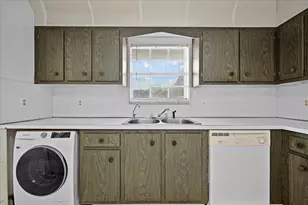 102 Amherst Ln, Lake Worth, FL 33467 - Photo 7