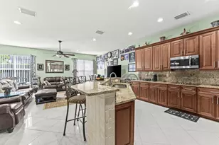 2957 Fontana Pl, Royal Palm Beach, FL 33411 - Photo 15