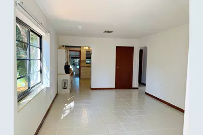 [Address not provided], West Palm Beach, FL 33401 - Photo 3