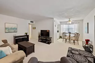 419 Sheffield Q, West Palm Beach, FL 33417 - Photo 5