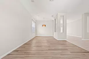 1366 Crossbill Ct, Weston, FL 33327 - Photo 11