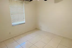 11917 NW 57th St, Coral Springs, FL 33076 - Photo 9