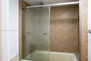 2400 Presidential Way Unit, West Palm Beach, FL 33401 - Photo 13