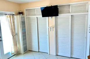 920 SW 11th Ave, Hallandale Beach, FL 33009 - Photo 17