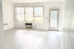 319 Newport V, Deerfield Beach, FL 33442 - Photo 5