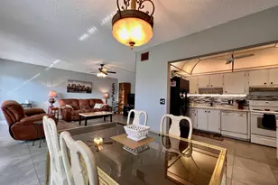 303 Wellington C, West Palm Beach, FL 33417 - Photo 3