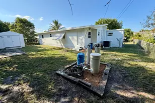 2662 SE Janet St, Stuart, FL 34997 - Photo 41