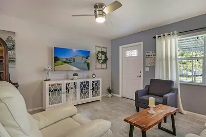 812 SW 5th Avenue, Boynton Beach, FL 33426 - Photo 11