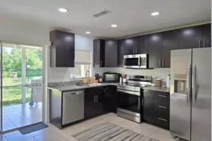 1549 SE Minorca Ave, Port Saint Lucie, FL 34952 - Photo 9