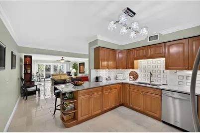 129 S Golfview Road, Unit #7, Lake Worth Beach, FL 33460 - Photo 17