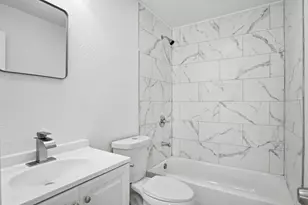 4955 Saratoga Rd, West Palm Beach, FL 33415 - Photo 9