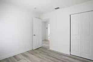 4955 Saratoga Rd, West Palm Beach, FL 33415 - Photo 11