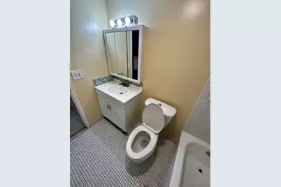 600 Village Green Court, Unit #203, Palm Springs, FL 33461 - Photo 9