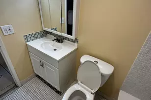 600 Village Green Ct, Palm Springs, FL 33461 - Photo 9