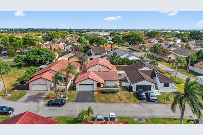 17349 NW 62nd Place, Hialeah, FL 33015 - Photo 47