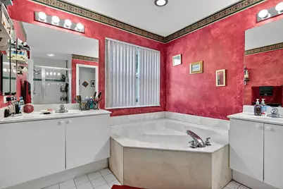 1238 NW 144th Terrace, Pembroke Pines, FL 33028 - Photo 19