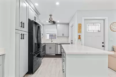 580 Egret Drive, Unit #123, Hallandale Beach, FL 33009 - Photo 7